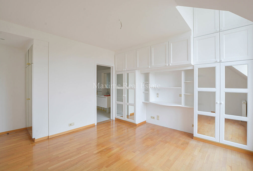 Duplex for rent in Sint-Pieters-Woluwe