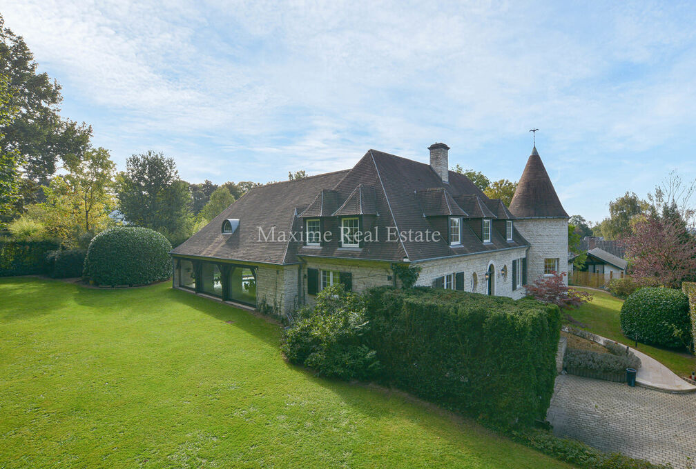 Exceptional house for sale in Rhode-Saint-Genese