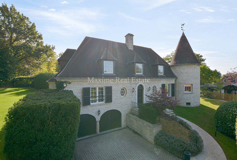 Exceptional house for sale in Rhode-Saint-Genese