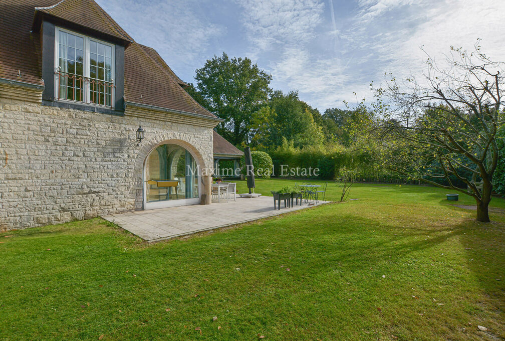 Exceptional house for sale in Rhode-Saint-Genese