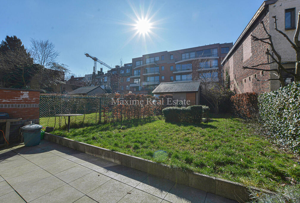 Gelijkvloerse verd. + tuin te huur in Ixelles