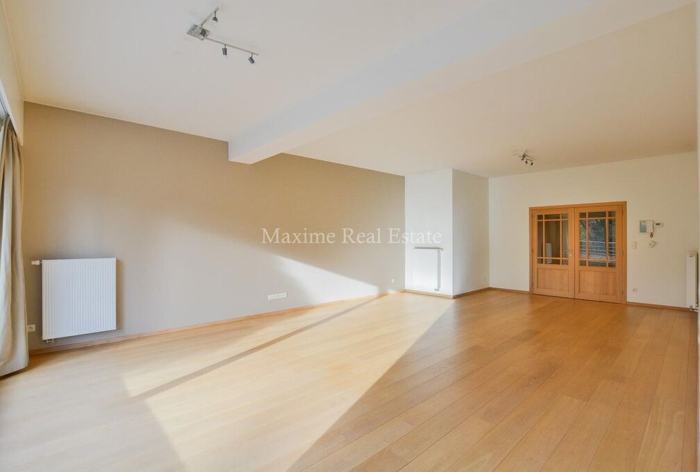 Ground floor for rent in Kraainem