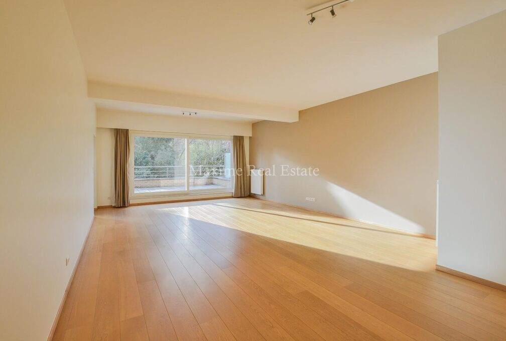 Ground floor for rent in Kraainem