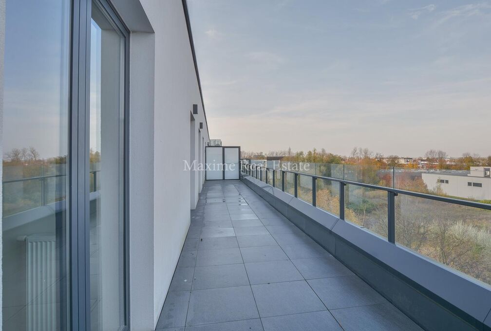 Penthouse for rent in Woluwe-Saint-Lambert