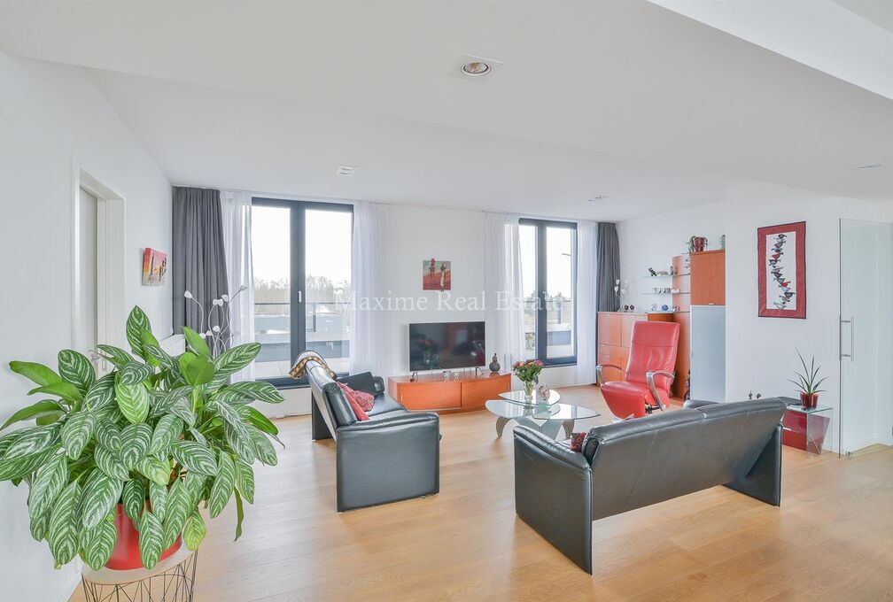 Penthouse for rent in Woluwe-Saint-Lambert