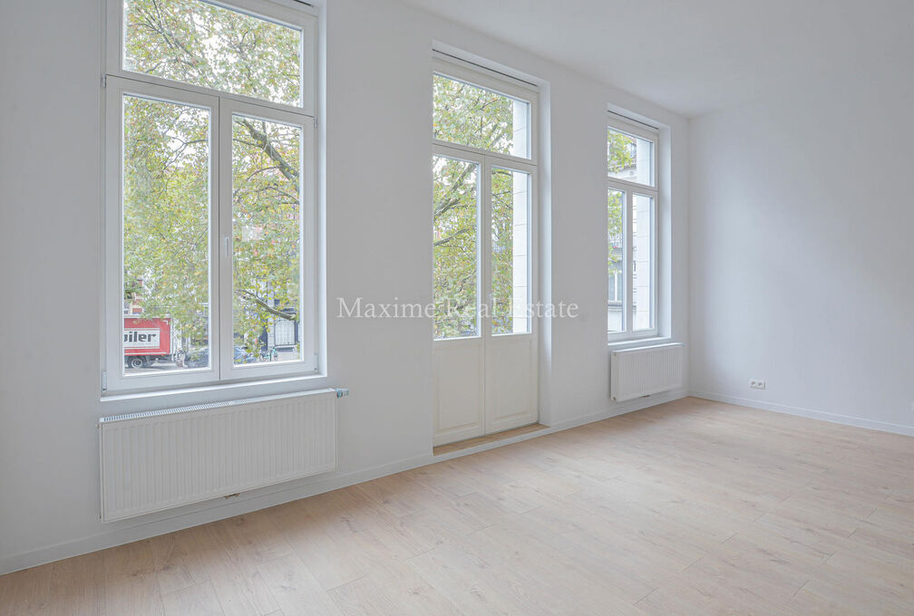 Triplex for rent in Sint-Gillis