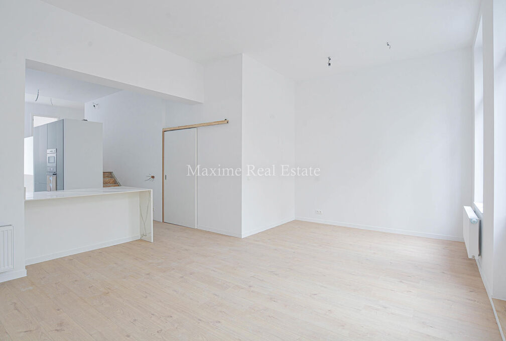 Triplex for rent in Sint-Gillis