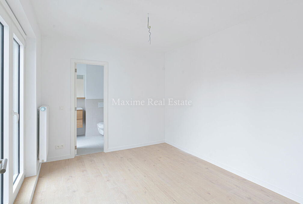 Triplex for rent in Sint-Gillis