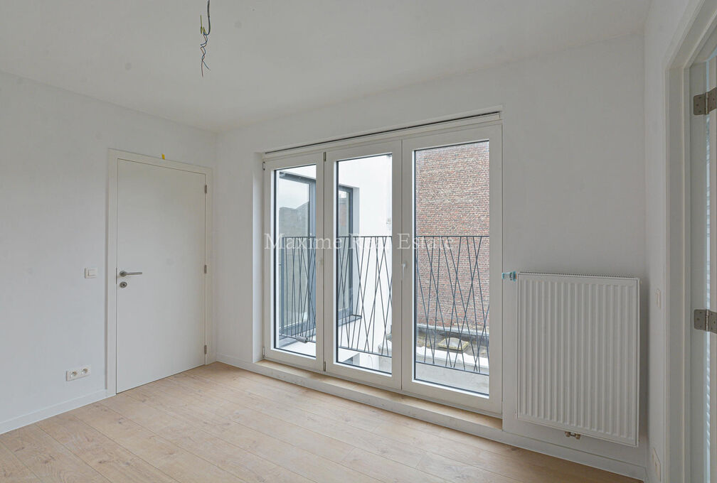 Triplex for rent in Sint-Gillis