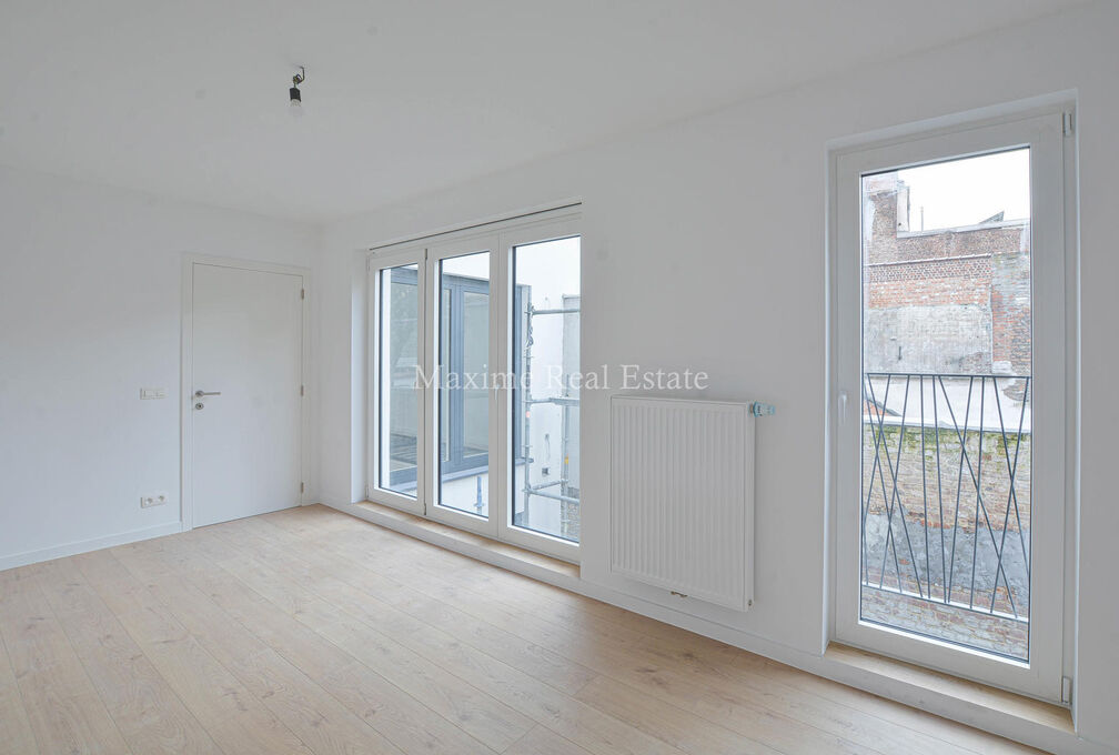 Triplex for rent in Sint-Gillis