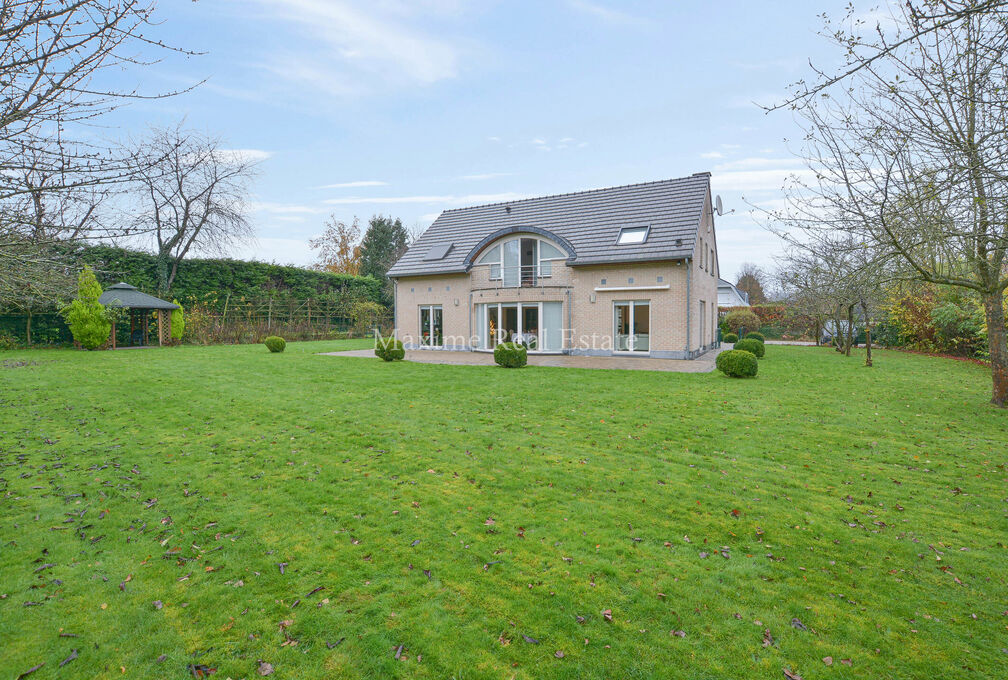 Villa for rent in Wezembeek-Oppem