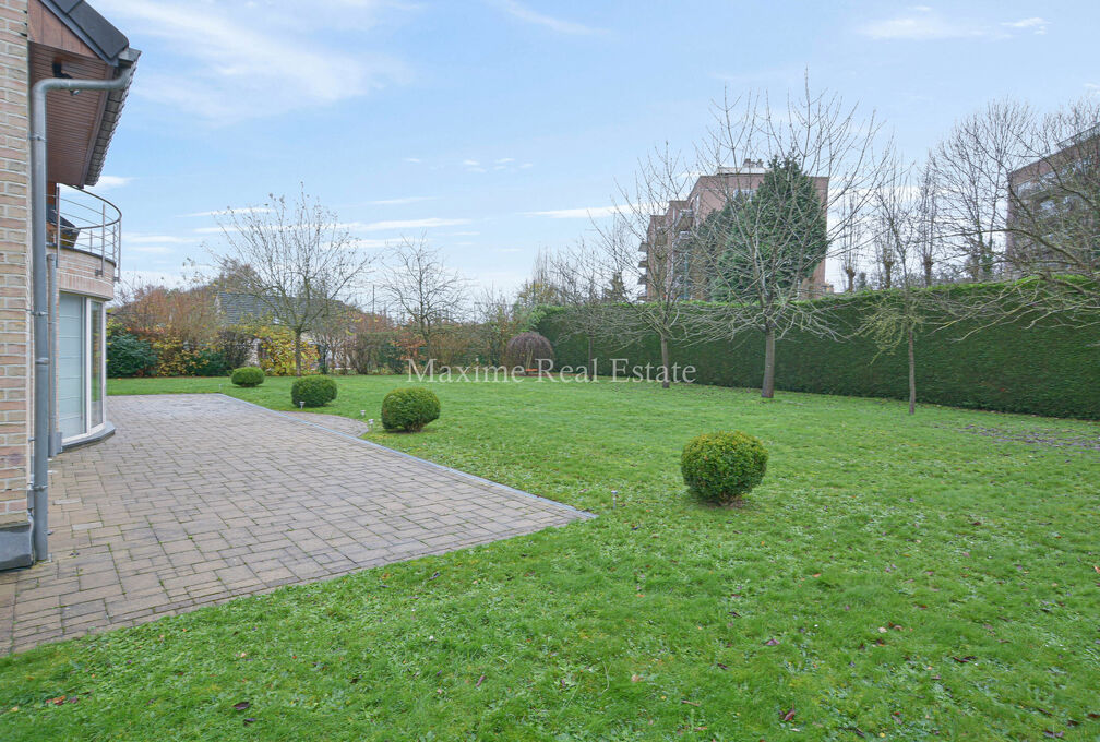 Villa for rent in Wezembeek-Oppem