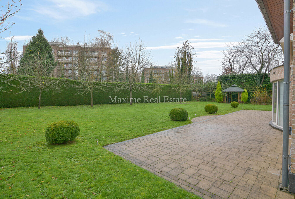 Villa for rent in Wezembeek-Oppem