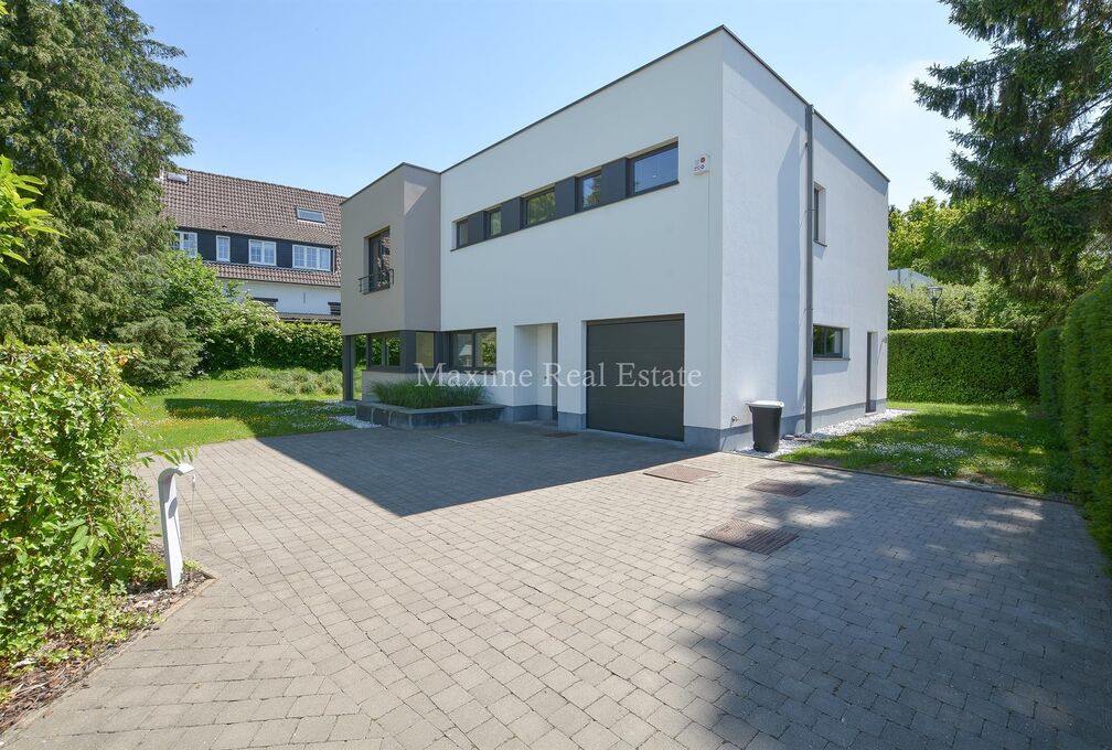 Villa for rent in Woluwe-Saint-Pierre