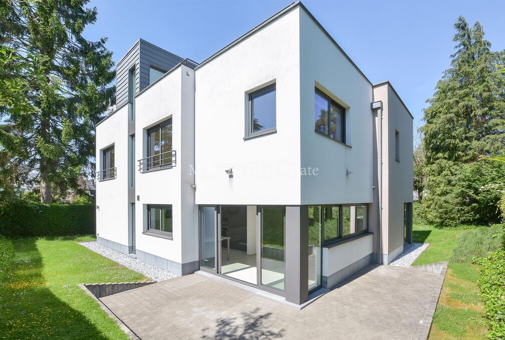 Villa for rent in Woluwe-Saint-Pierre