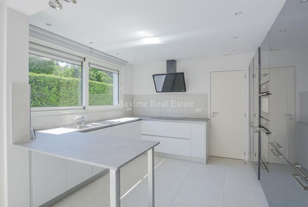 Villa for rent in Woluwe-Saint-Pierre